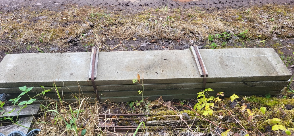 Dalle de béton sous la tombe 2030/300/50