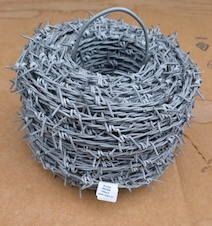 Fil barbelé gris